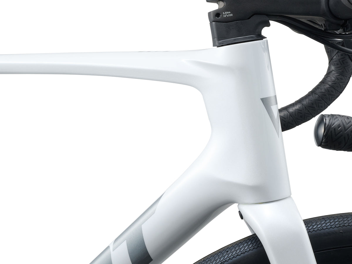 Giant Defy Advanced 2 2027 — product detail